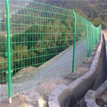 高速公路双边丝护栏网隔离栅园林绿化双边丝护栏网厂家