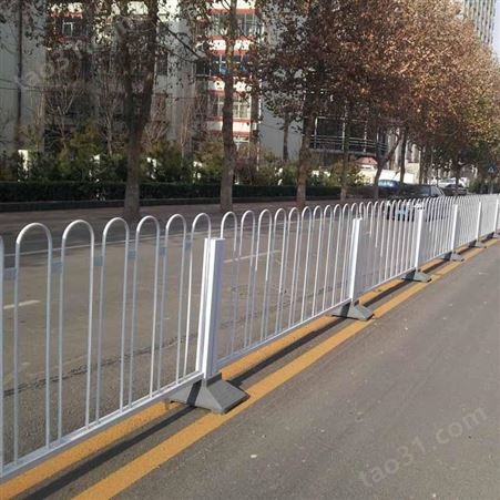 道路交通市政护栏 弯管京式护栏 道路安全隔离栏
