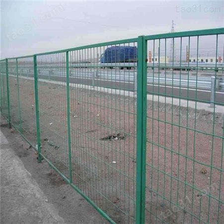 陕西铜川高速公路护栏网机场铁道防护网生产厂家