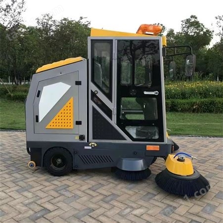 成德 扫地车 小型道路清扫车 电动驾驶式保洁车